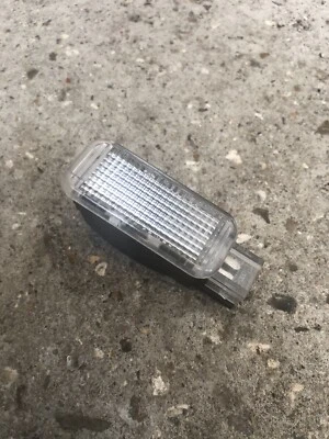 LUZ DE MALETERO INTERIOR AUDI TT MK2 LUZ DE CORTESÍA 8J 2006-2014 CUPÉ Foto 1 de 4