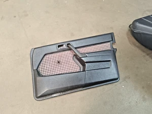 Mercedes W201 190 Türverkleidung vorn rechts Karo schwarz - Bild 1 von 4