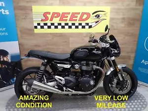 Triumph Speed Twin 1200 - Picture 1 of 17
