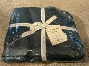 New Cashma Soft Fleece Throw Blanket 50x60 Smith & Johnson Dry Goods Green - Afbeelding 1 van 2