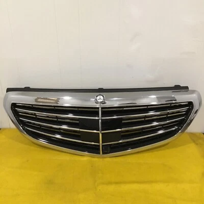 2014 2015 Mercedes Benz E-Class E63 AMG Front Radiator Grille A2128801983 OEM - Image 1 of 4