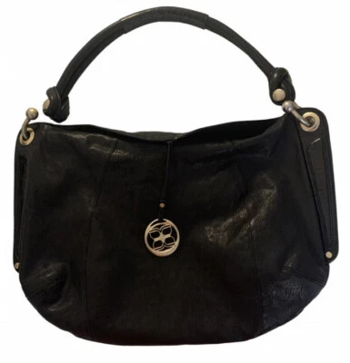 Cartera Hobo Grande BCBG Max Azria Cuero Genuino Negro Caimán y Borde Azul Marino Foto 1 de 4