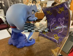 Disney~WDCC~ALADDIN~GENIE - I'M LOSING TO A RUG~41269/1028735 - Picture 1 of 5