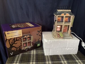 Casa funeraria iluminada CROSSLIGHT Halloween Howie Berry 1077 - Imagen 1 de 13