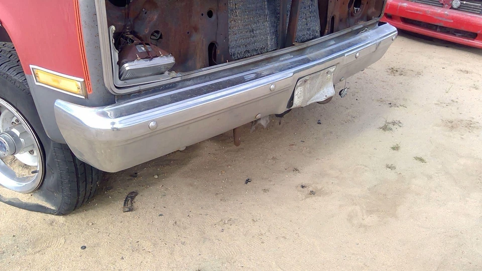 Parachoques delantero GMC Sierra K10 1500 1983-1987 cromado OEM con soportes 14043720 Foto 1 de 4