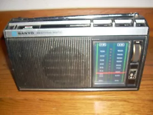 Vintage Sanyo AM FM Weather-Matic Radio Model RP 7410 Japan AS-IS - READ. - Picture 1 of 9