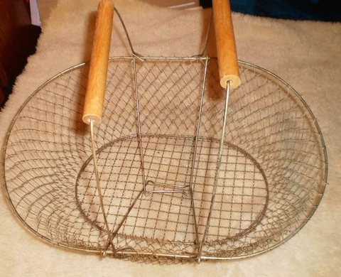 vintage Oval copper Wire Basket collapsible with Wooden Handles Cover