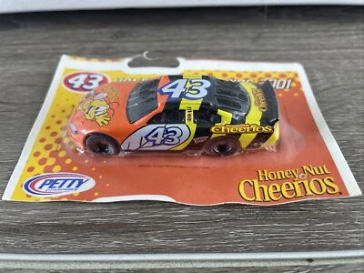 New Hot Wheels Honey Nut Cheerios 2001 NASCAR Die-Cast #43 Petty Enterprises - Image 1 of 4