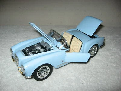 1955 LANCIA AURELIA B24 SPIDER 1:18 SCALE BBURAGO OPENING HOOD DOORS & TRUNK - Image 1 of 4