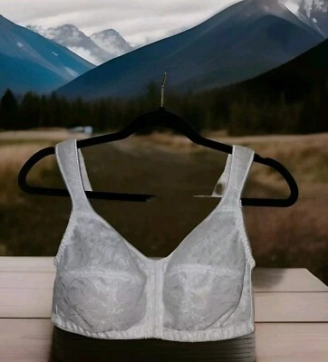 38D Wirefree Front Closure Bra White Floral Jacquard JMS Just My Size Hanes - Image 1 of 4