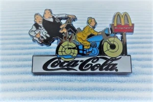 1 Coca Cola Tim und Struppi Pin,Tim und Geb.Dupont auf dem Motorrad von Herge. - Bild 1 von 2