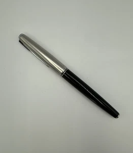 Vintage Parker 61 Fountain Pen Silver Toned Cap Black Body Made in USA - Picture 1 of 17