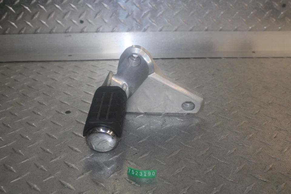 Honda Shadow 700 VT700C 1987 estriba trasera izquierda 50705-MK7-000  Foto 1 de 4