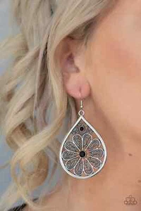 Paparazzi "Whimsy Dreams" Antique Silver Filigree & Black Rhinestone Earrings - Picture 1 of 2