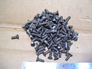 LOTTO 150 PEZZI 1/4-20 X 3./4" OAL TESTA PIATTA SCANALATA NON PLACCATA MACCHINA VITE 0089 - Foto 1 di 4