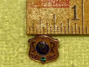 Vintage Sears 30 Year Service Pin, 2.7g x 10K Gold w/Emerald, ca. 1949-1973 - Picture 1 of 7