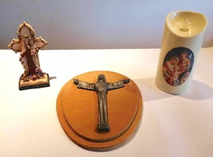 Vintage religious items - pewter Christ, electric prayer candle, Mary & child - Picture 1 of 12