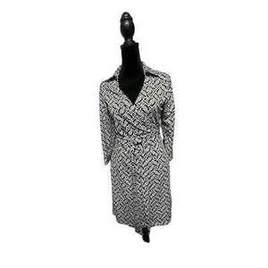 Julie Brown NYC Geometric Wrap Dress Surplice Tie Knee Length S Black/White - Picture 1 of 6