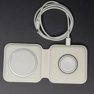 Original Apple MagSafe Duo Charger for Apple Watch, Airpods, iPhone A2458 - Photo 1 sur 4