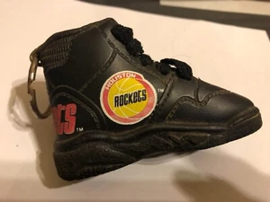 Scarpe da basket vintage rare HOUSTON ROCKETS hi-top portachiavi - Foto 1 di 7