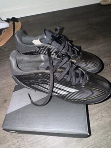 soccer cleats size 6.5 women - Picture 1 of 4