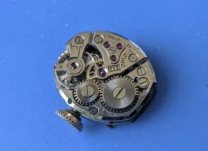 VINTAGE LADIES BULOVA 5AD WRISTWATCH MOVEMENT RUNNING - Picture 1 of 3