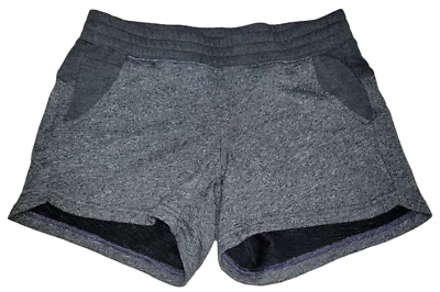 Pantalones cortos para mujer The North Face cintura elástica gris liso bolsillos delanteros talla mediana Foto 1 de 4