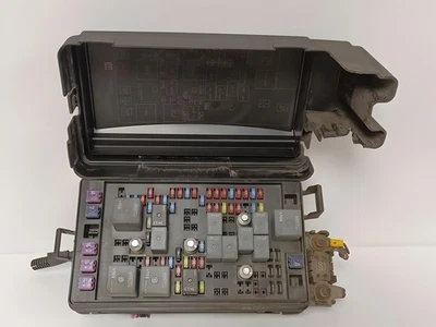 2004-2006 Chevy Colorado GMC Canyon Engine Fuse Box Assembly OEM - Imagem 1 de 4