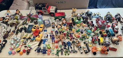 Lote de figuras de acción Disney Shrek Minions Scooby-doo HeMan Care Bears Funko 150+ Foto 1 de 4