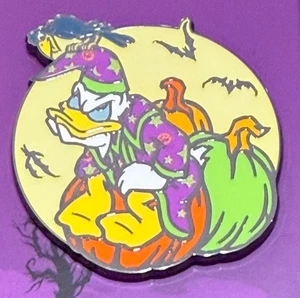Spilla Disney Parks Paperino arrabbiato Halloween 2024 NUOVA - Foto 1 di 2