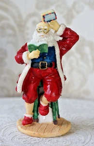 Estatuilla de Papá Noel decorada tallada en resina navideña de 6" - Imagen 1 de 8