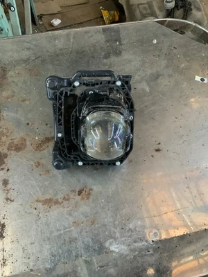 Luz antiniebla lateral derecha o izquierda Lincoln MKZ 2013 2014 2015 2016 Foto 1 de 4