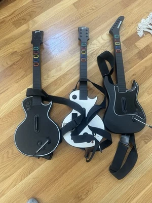 GUITAR HERO (2) Gibson & (1) KRAMA Controllers Guitar Guitars Heros - Image 1 of 4