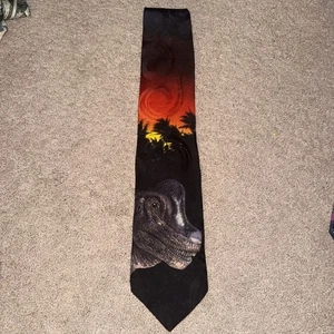 VINTAGE Official JURASSIC PARK Brachiosaur Men's Themed Novelty NECKTIE - Picture 1 of 4