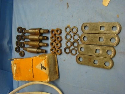 GMC 150 250 Series 300 Shackle Kit Leaf Spring FRONT / REAR FC250 Apache Pick Up - Imagem 1 de 4