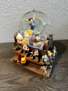 Rare Snow White and the Seven Dwarfs I Whistle a Happy Tune Snowglobe - Picture 1 of 8