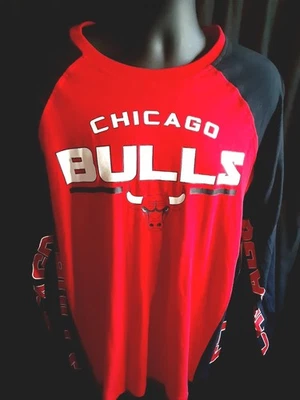 Chicago Bulls Men's G-III Hands High Shirt Medium or XL - Image 1 of 4