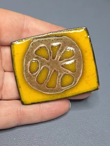 VINTAGE MID CENTURY BRONDSTED DANMARK CERAMICE POTTERY BROOCH - Picture 1 of 6