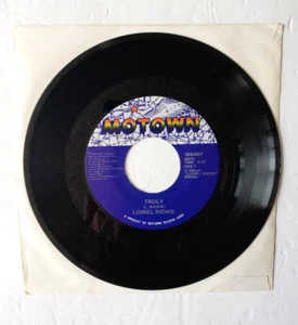 VTG 1982 Motown Records LIONEL RICHIE Truly 45 RPM 1644MF Seldomly Played NM-MT - Imagen 1 de 9