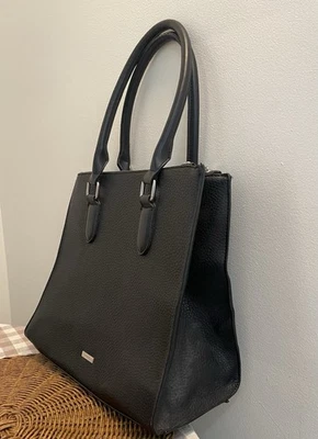 Bolso de mano ALDO para mujer de cuero sintético negro con cremallera y presión Foto 1 de 4