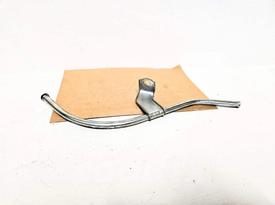 /\ 06-13 Tubo guía de aceite superior Lexus Is250 tracción trasera 12142-31010 OEM usado Foto 1 de 4