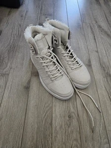 Levi's Boots Brand New Womens NEW 10 Coconut White - Picture 1 of 4