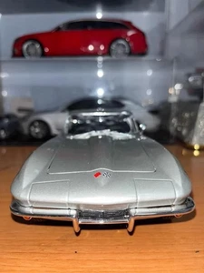 Chevrolet Corvette Alloy Car Model Silver 1/18 - Picture 1 of 9