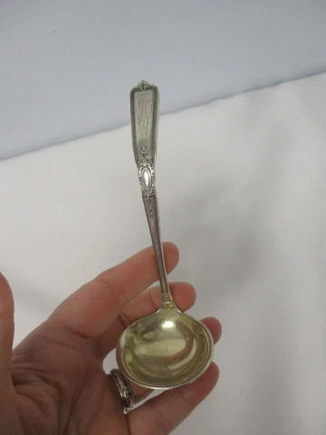 ANTIQUE WALLACE RENAISSANCE STERLING SILVER 5" SOLID CREAM LADLE MONOGRAM "CMG" Cover