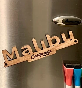 Imán de nevera de madera de lujo de Malibú, California para el hogar, colección de recuerdos de condominio - Imagen 1 de 3