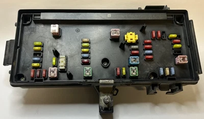 Dodge Ram 2500 3500 2008-2009 2x2 diésel OEM caja de fusibles Tipm 68028004ab Foto 1 de 4