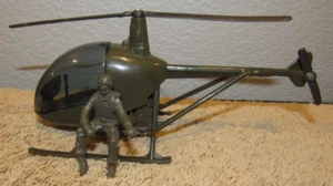 New-Ray Army Military Helicopter & Pilot Figure - Picture 1 of 2