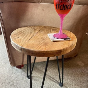 Solid Wood Round Table with Hairpin Legs. - Picture 1 of 7