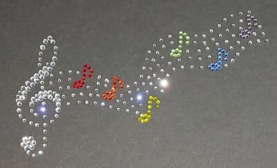 Hotfix Strass Bügelbild Farbig Notenband Glasstrass Applikation Handgelegt  - Bild 1 von 4