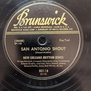 78 RPM San Antonio Shout Tin Roof Blues New Orleans Rhythm Kings Brunswick 80118 - Imagen 1 de 8